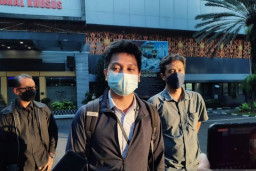 KontraS Temukan Mobilisasi Aparat Bersenjata Gas Air Mata di Luar Stadion