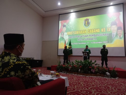 Wali Kota Eri Puji PPP Surabaya