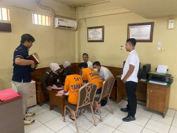 Tersangka dan Barang Bukti Kasus Kebaya Merah Dilimpahkan ke Kejari Surabaya