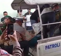 Kurang Hati-hati, 2 Pelajar Tewas Tertabrak KA