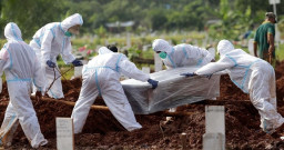 Pemakaman Prosedur Covid-19 di Surabaya Capai Angka Nol