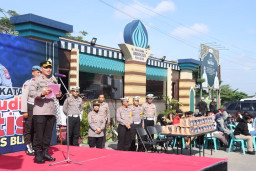 Polres Blitar Manjakan Masyarakat untuk Balik Mudik, dengan Tema Balik Mudik Gratis