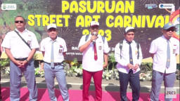 Gus Ipul Kenakan Seragam SD, dalam Karnaval Kemerdekaan