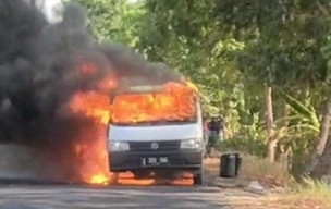 Mobil Pikap Bermuatan Solar Hangus Terbakar, Diduga Korsleting Arus Listrik