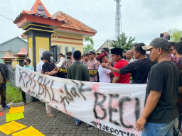 Unjuk Rasa di KPU, Massa Tuding KPU Terima Orderan Soal Rekrutmen PPK