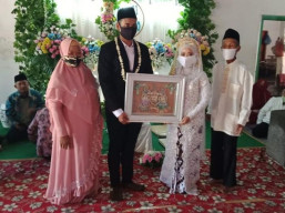 Pandemi Covid-19, Ponari Dukun Cilik Tunda Bulan Madu