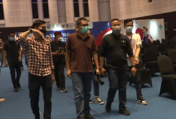 Langgar Prokes, Satgas Minta Sentra Vaksinasi Massal BUMN Dievaluasi