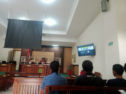 Sidang Perdana Penistaan Agama, Nur Hudi Sudah Merengek Minta Dihukum Ringan