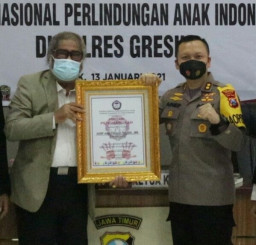 Polres Gresik Terima Penghargaan dari KPAI