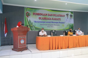 Gelar Pembinaan Olahraga Karate, Ikfina Minta para Atlet Fokus pada Prestasi
