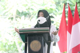 Bupati Ikfina Minta Wisudawan Tularkan Semangat Menghafal Al-Qur'an