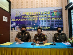 Kejari Tanjung Perak Selamatkan Kerugian Negara Rp 387 Juta