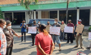 PKL Jombang : Lama-lama Matinya Bukan Karena Covid-19, tapi Karena Stres