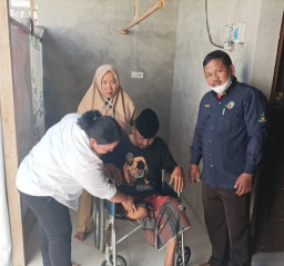 Bupati Gresik Bantu Kaki Palsu untuk Arif Susanto Hingga Modal Usaha