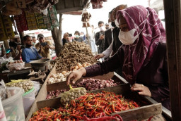 Harga Kebutuhan Pokok Melambung, Wali Kota Ning Ita Janjikan Operasi Pasar Murah Lagi