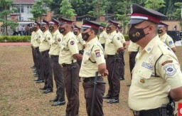 Warna Baju Satpam Resmi Berganti dari Coklat ke Krem