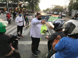 Ikut Atasi Pandemi Covid-19, Alumni SKIW SMA Kompleks Gelar Baksos