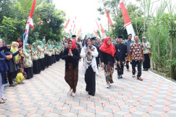 Bupati Resmikan Jalan Paving 3D Area Situs Kumitir