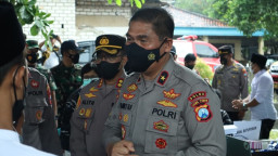 Wakapolda Jatim Tinjau Vaksin Serentak di Bangkalan, Beri Motivasi Warga dan Santri Sukseskan Vaksinasi