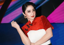 Asmara Dewi Perssik dan Kekasih Pilot Dikabarkan Kandas, Gara-Gara Gaji Rp 200 Juta?