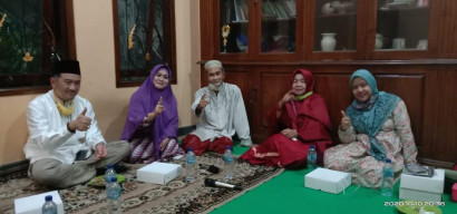 Bu Nyai Elok dan Muslimat Candi Dukung BHS-Taufiqulbar