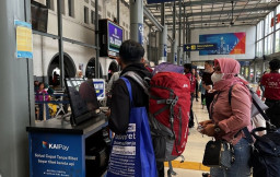 Volume Pemesanan Tiket Meningkat, KAI Prediksi Kepadatan Penumpang Jelang Nataru