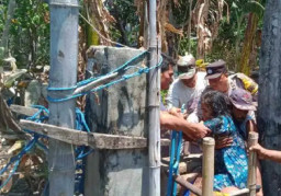Emak-emak di Magetan Nekat Nyeburin Diri ke Sumur, Diduga Linglung