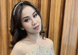 Mayang Kembali Dirujak Netizen, Hormat ke Bendera Upacara Sambil Rebahan dan Ngakak