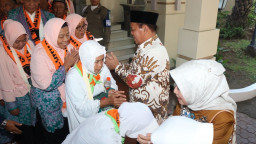 Sudah Lunas, Ribuan CJH asal Lamongan Gagal Berangkat