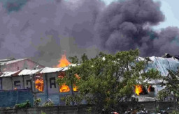 Kebakaran Hebat Landa Pabrik Tisu di Ngoro Mojokerto, Diduga Korsleting Listrik