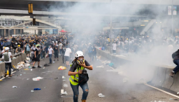 Spesialis THT: Bahaya Gas Air Mata Bagi Tubuh