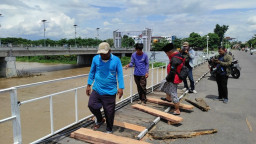 Jelang HUT Ke-154, Jembatan Lama Kediri Berbenah
