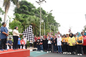 Peringati HUT Korpri Ke-52, Pj Wali Kota Kediri Ikut Jalan Santai dan Donor Darah
