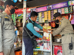 Gempur Rokok Ilegal, Satpol PP Kota Kediri Operasi Pasar Gandeng Bea Cukai