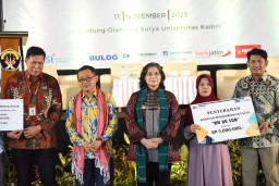 Pj Wali Kota Kediri Buka Talkshow Edukasi Keuangan Inklusif Bagi Pemuda, Perempuan, dan UMK