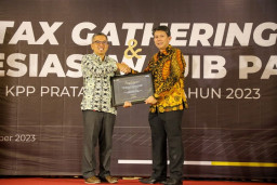 Pemkot Kediri Terima Beberapa Penghargaan pada Tax Gathering KPP Pratama Kediri