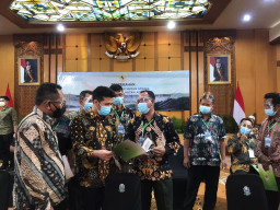 Pemerintah Berikan 84.000 KK di Jatim SK Hutan Sosial