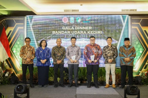 Pj Wali Kota Kediri Zanariah Hadiri Gala Dinner Bandara Kediri
