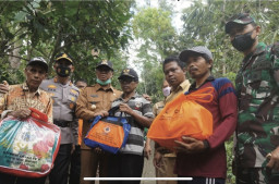 Wabup Tulungagung Serahkan Bantuan Bencana Banjir