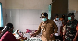 Bupati Tulungagung Beri Bantuan dan Bebaskan Biaya Pengobatan Korban Longsor di Pagerwojo