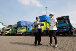 Wakil Ketua DPRD Kota Surabaya AH Thony Pastikan Pelayaran ke Kabupaten Sikka Tak Terhambat