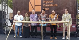 Pemkab Ngawi Dorong Perajin Kayu Ekspor Mandiri