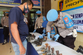 Kapolres Lumajang  Adakan Pemeriksaan Senpi Anggota Polres