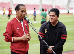 Baca juga : Jokowi Curhat Pusingnya "Urus" Sepak Bola ke Ketum 5 Parpol