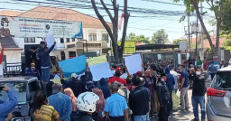 Kejari Probolinggo Didemo Warga