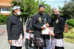 Pandemi Covid, Pemuda Ini Ciptakan Inovasi Berbasis Teknologi "Akang Antar"