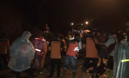 Longsor Tutup Akses Jalur Pacet-Trawas Selama Dua Jam di Mojokerto