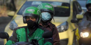 Cegah Penularan Covid-19, Peneliti Unair Sarankan Naik Ojol Pakai Masker
