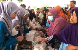 Pasar Murah Disperindag Jatim Diserbu Warga Magetan