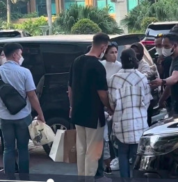 Bikin Huru-hara Kelola isu Panas di Medsos